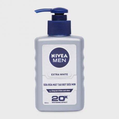 Sữa rửa mặt sáng da & kiểm soát nhờn cho nam Nivea Men Extra White (100ml)