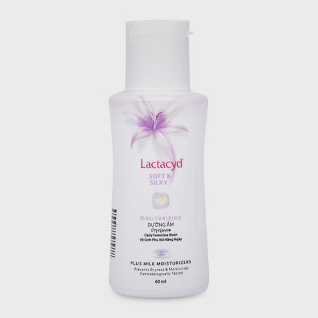 Dung dịch vệ sinh phụ nữ Lactacyd Soft & Silky (60ml)