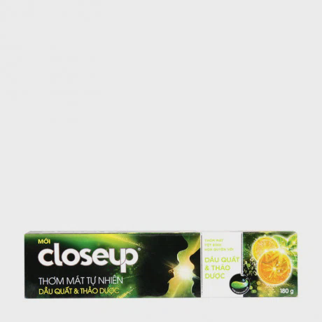Close Up KDR Thom Mat Tu Nhien Dau Quat & Thao Duoc 180g