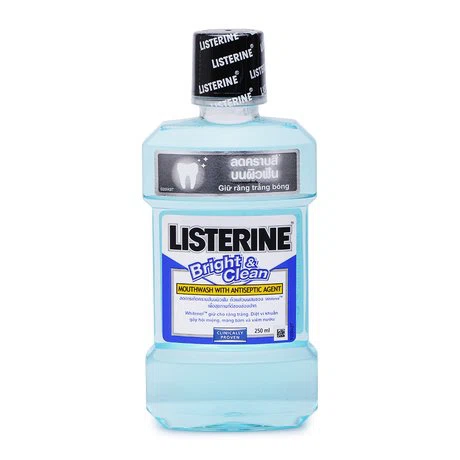 Nước súc miệng hỗ trợ làm trắng răng Listerine Bright & Clean (Chai 250ml)