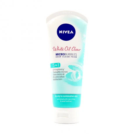 Sữa rửa mặt sạch sâu, trắng da & se khít lỗ chân lông Nivea Whitening (100g)